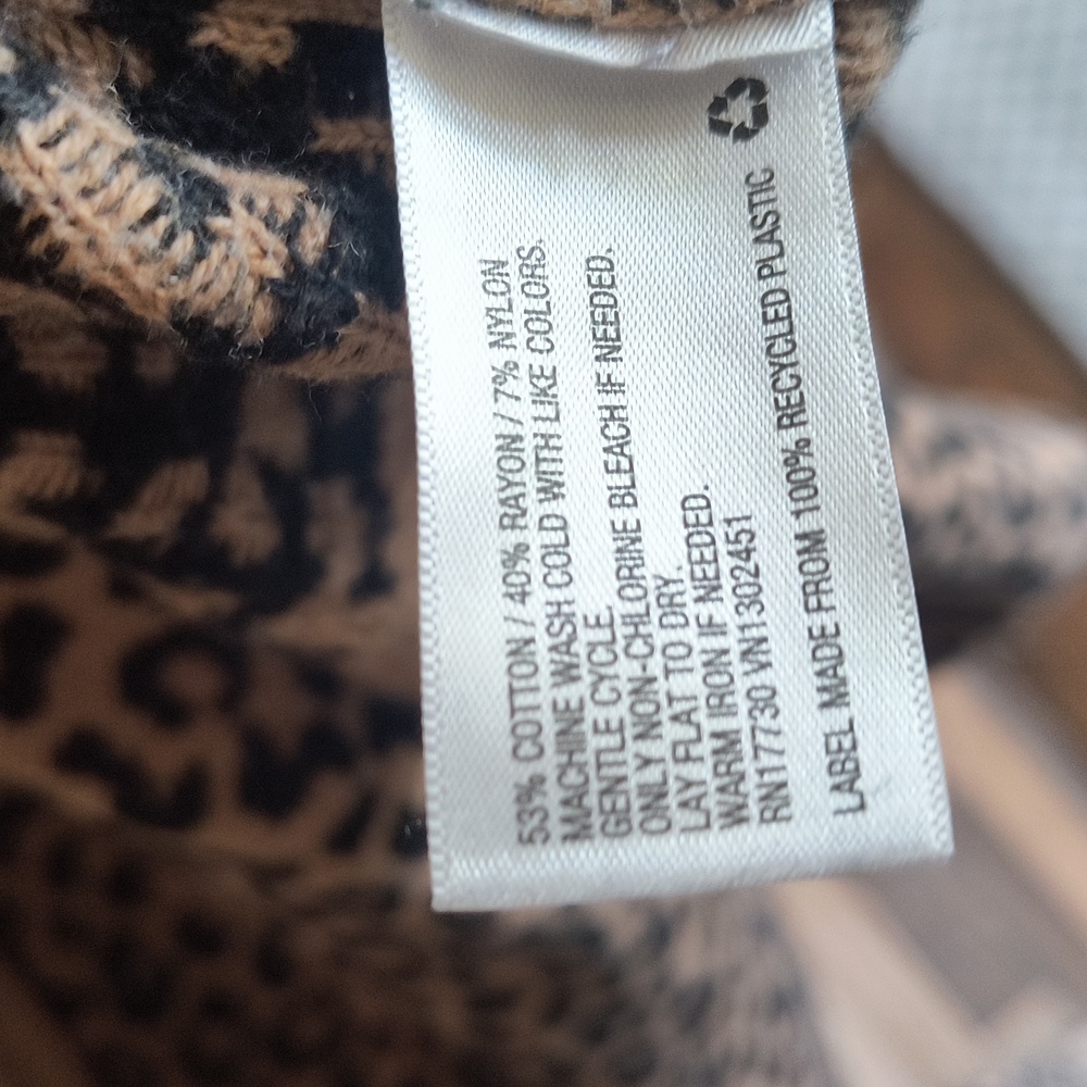 A NEW Day Leopard Tan Black Crew Neck Sweater Sz Lg Women - Picture 3 of 12